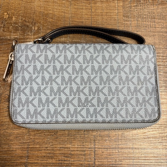 Michael Kors Monogram Pale Ocean Blue Wallet Wristlet - Picture 5 of 10